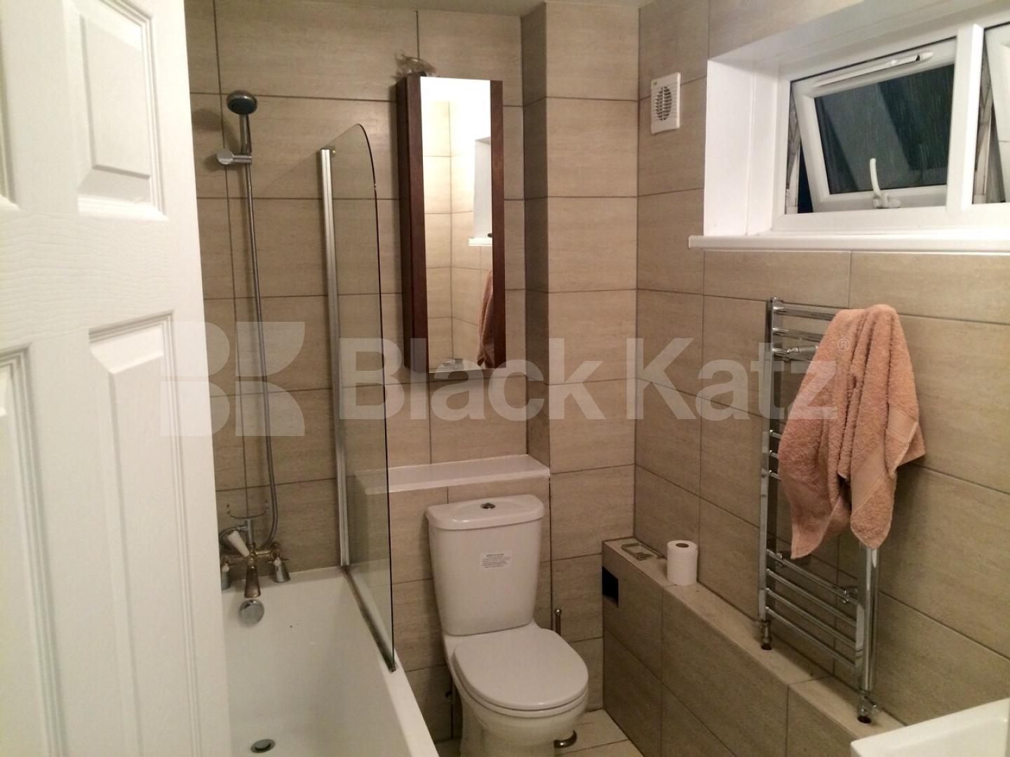 			NEW INSTRUCTION, 4 Bedroom, 1 bath, 1 reception Apartment			 Victoria Drive, Southfields